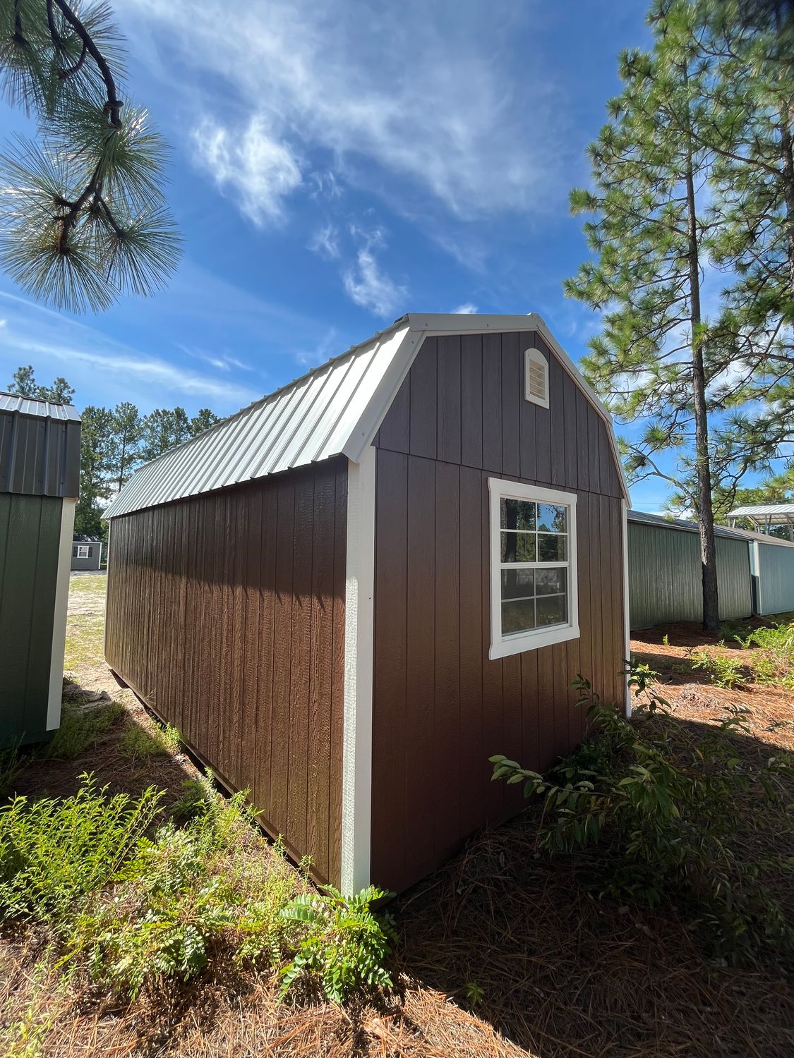 10X 20  End Lofted Barn