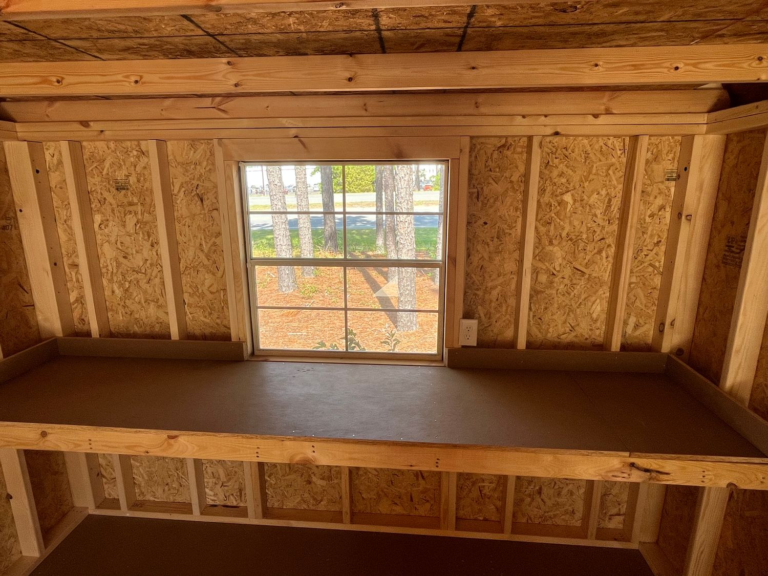 10X 20  End Lofted Barn