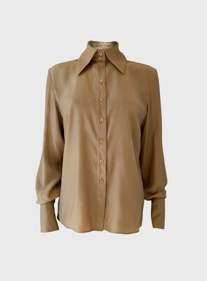 BOLD COLLAR SILK BLOUSE IN CAMEL BOLD COLLAR SILK BLOUSE IN CAMEL