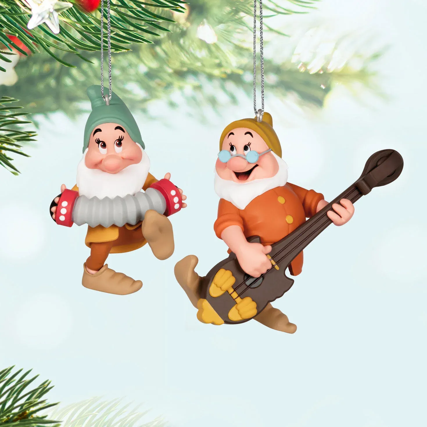 2024 Hallmark Keepsake Ornament - Snow White and the Seven Dwarfs, Bashful and Doc, Set of 2 (Porcelain)