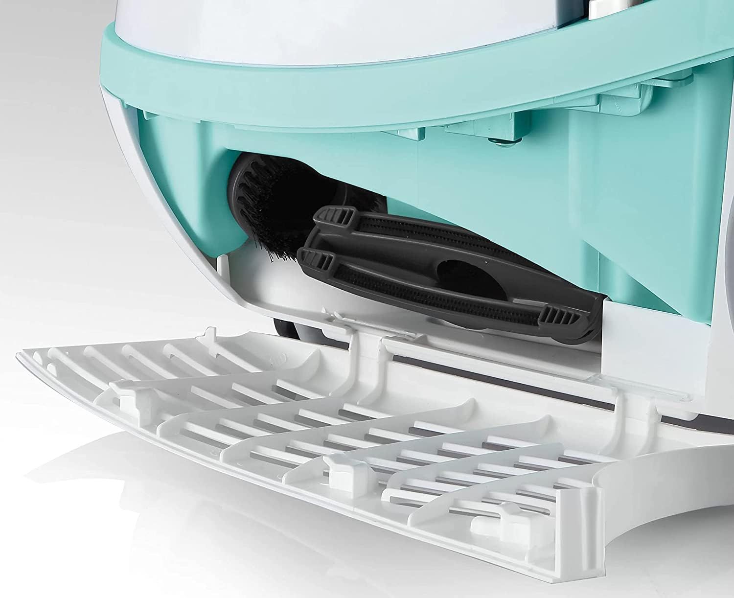 Bosch Series 4 Wet &amp; Dry Multi Functional Wet &amp; Dry Vacuum Cleaner 2100 W Motor - Washes Carpets, Vacuums Liquids, Vacuums all types of floors - BWD420HYG