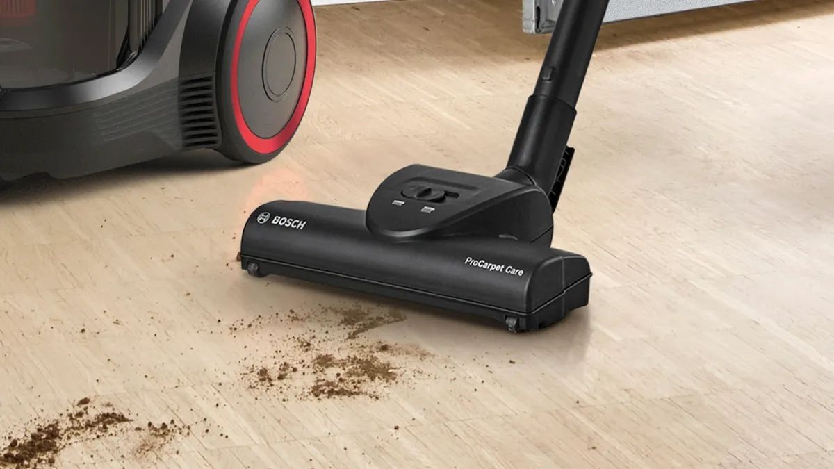 Series 4 Bagless vacuum cleaner ProPower Black  BGS21WPOW