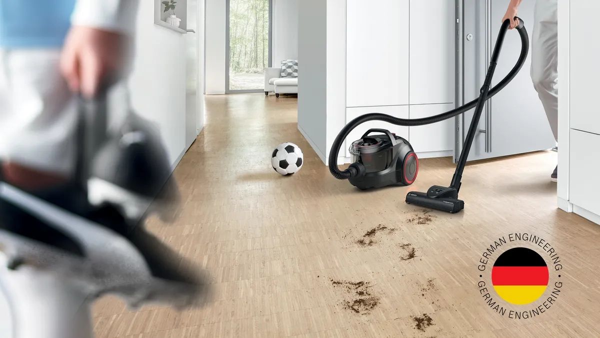 Series 4 Bagless vacuum cleaner ProPower Black  BGS21WPOW