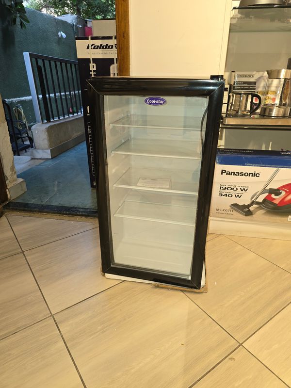 ثلاجه مينى بار 90لتر ٤.٥ قدم باب زجاج كول ستار ثلاجه مينى بار 90لتر ٤.٥ قدم باب زجاج كول ستار