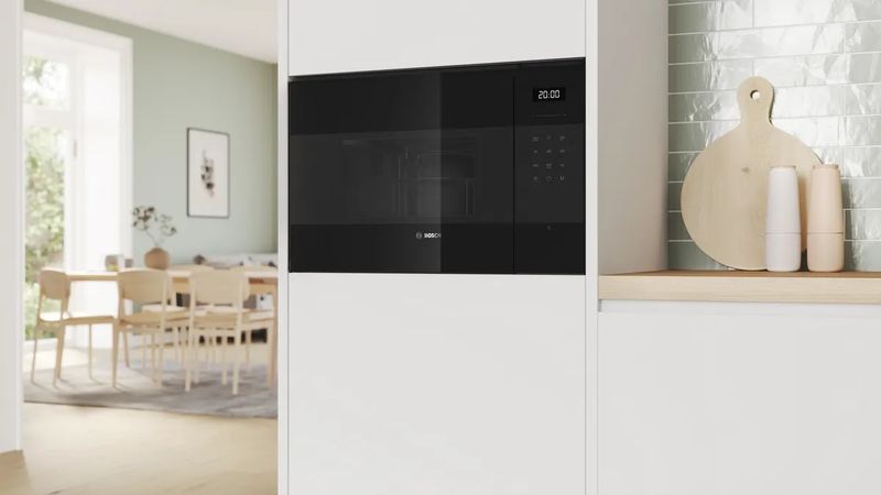 Serie 6 Built-In Microwave with grill 59 x 38 cm ميكروييف بوش بلت ان 25 لتر أسود Serie 6 Built-In Microwave with grill 59 x 38 cm ميكروييف بوش بلت ان 25 لتر أسود