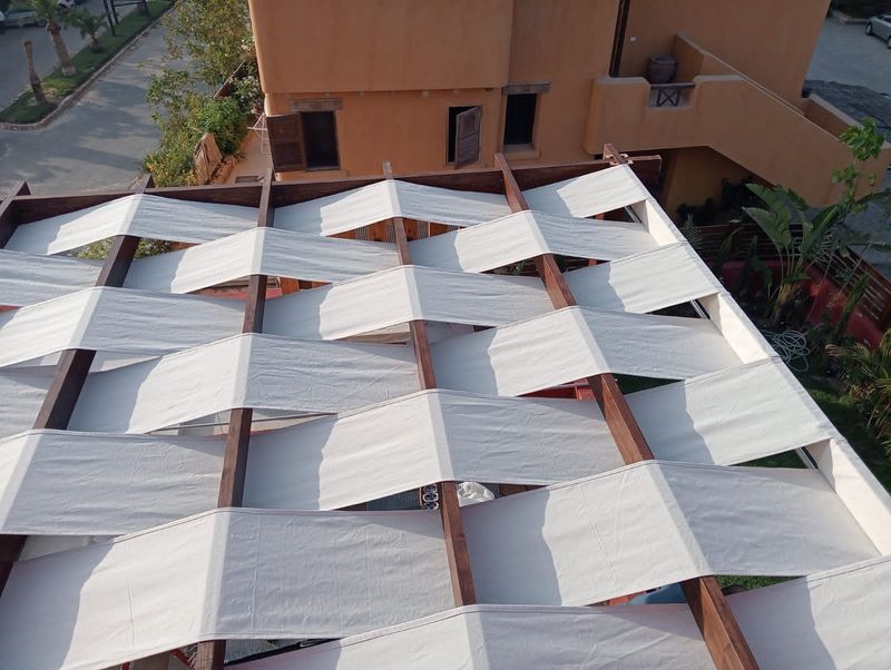 برجوله خشب بقماش حرارى ضد المياه مقاس عرش ٣ متر في طول ٥ متر خشب موسكى