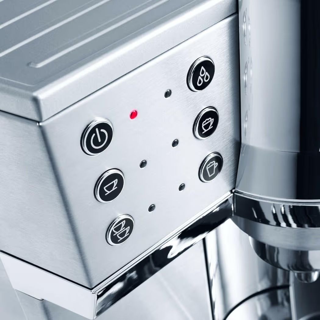 ماكينة تحضير قهوة الاسبريسو والكابتشينو بمضخة من ديلونجى، لون فضي، موديل ‎‎EC850.M