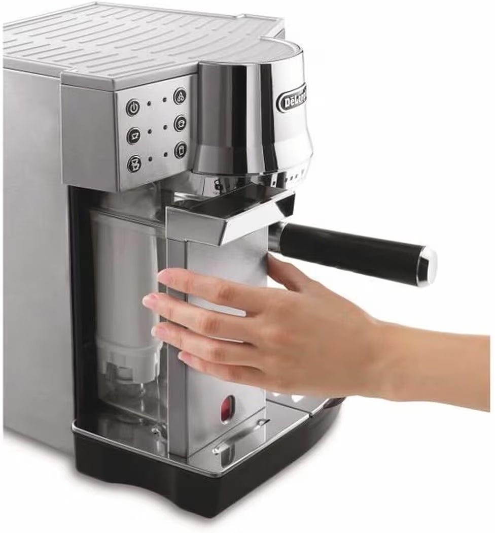 ماكينة تحضير قهوة الاسبريسو والكابتشينو بمضخة من ديلونجى، لون فضي، موديل ‎‎EC850.M