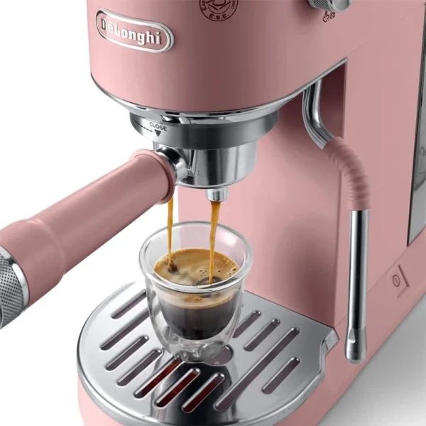 ماكينة قهوة اسبريسو ديلونجى دو  ديو EC890 مع مضخة واسبرسو ومشروب بارد، ماكينة قهوة يدوية مع ذراع بخار لاتيه ارت من ديلونجي، عرض 15 سم، 2 اسبريسو، شاشة لمس، 