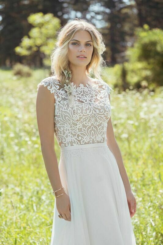 Lillian West wedding dress 6493 size 16 Lillian West wedding dress 6493 size 16