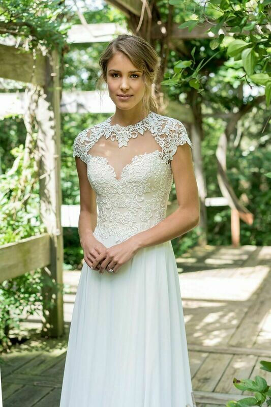 Lillian West wedding dress 66006 size 16 Lillian West wedding dress 66006 size 16