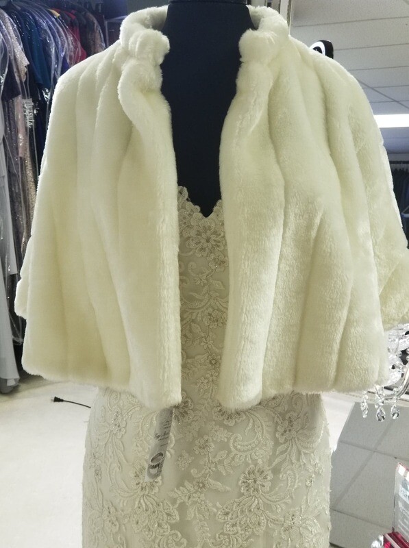 Bridal Faux Fur Cape 3840 Bridal Faux Fur Cape 3840