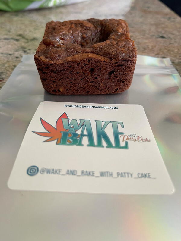 Turtle Brownies w/pecans (standard)