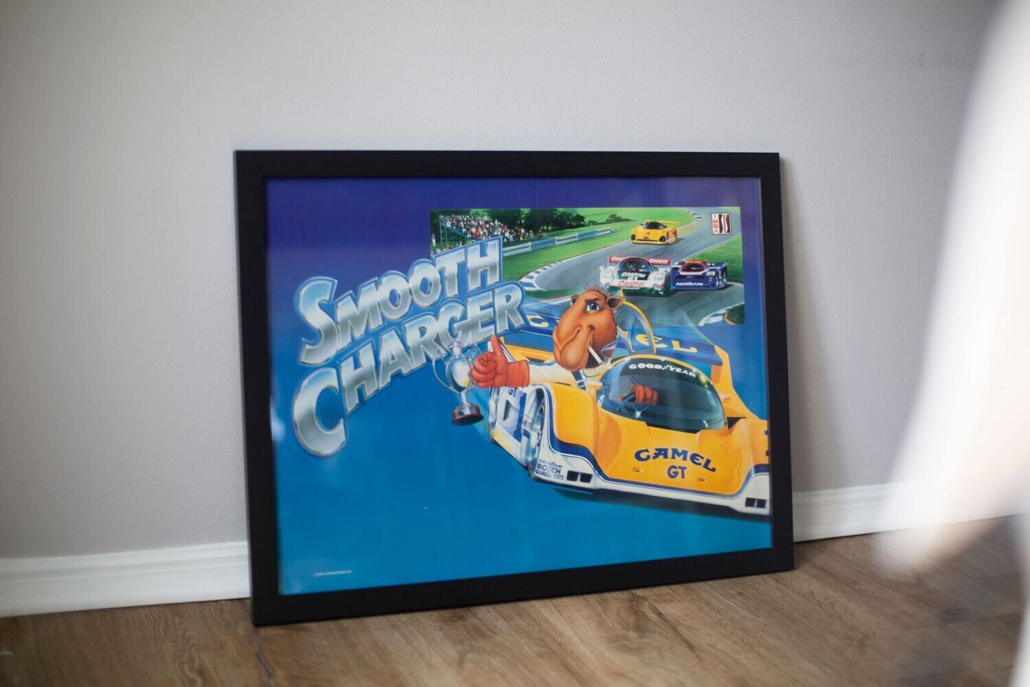 Camel GT - Joe Camel "Smooth Charger" 18x24  | Type Schrift