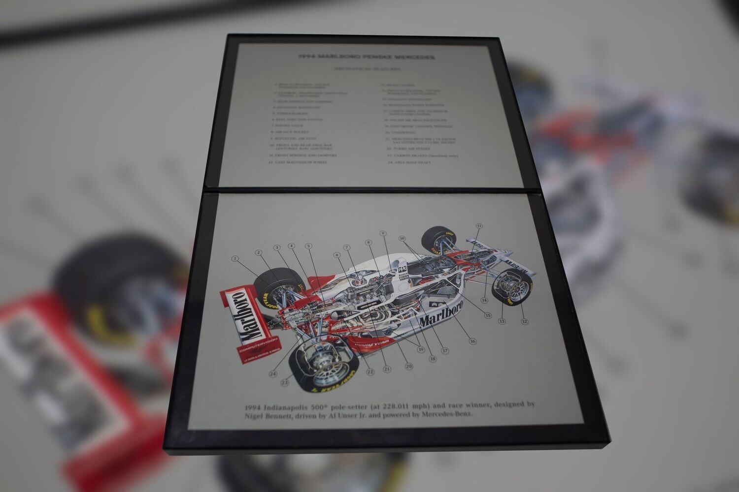 Mercedes Benz - Al Unser Jr - Marlboro | Type Schrift