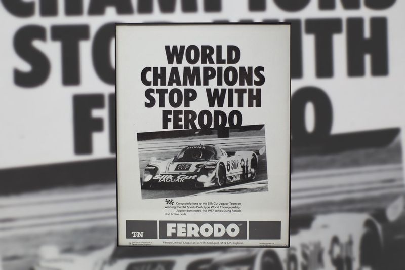 Jaguar XJR-8 - World Champions | Type Schrift