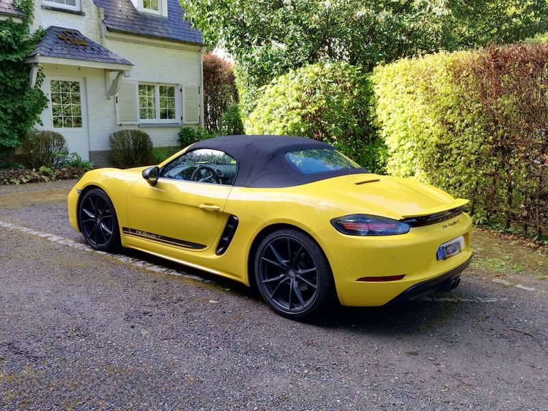 PORSCHE 718 BOXSTER T