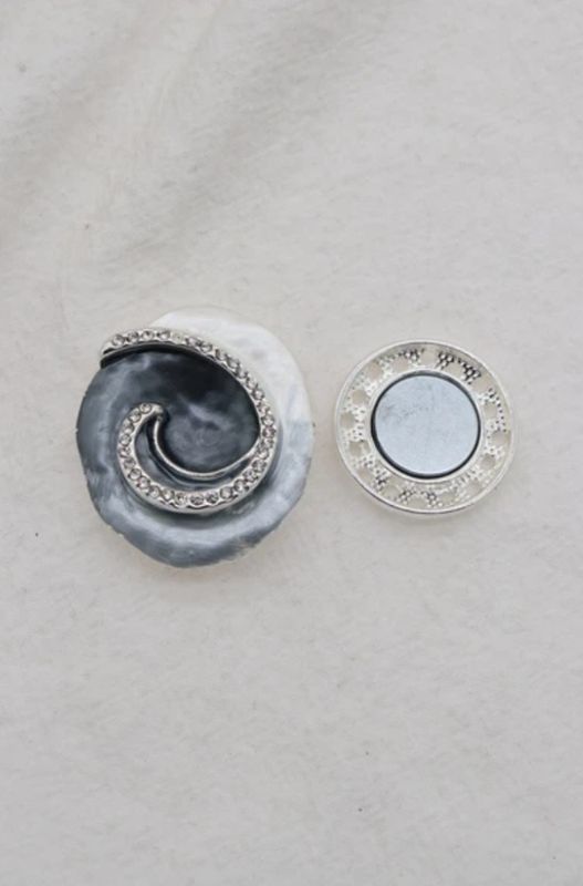 Multi Use Magnetic Brooch