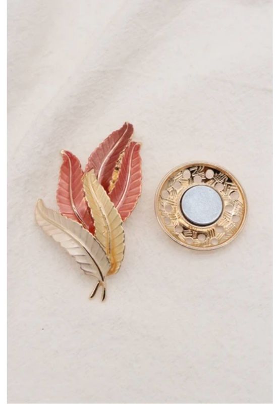 Multi Use -Leaf Magnetic Brooach