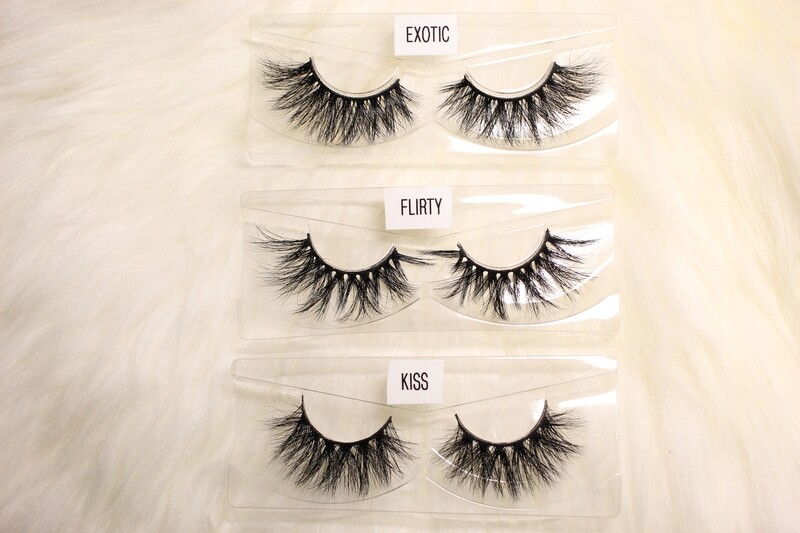 Exotic Flirty Kiss