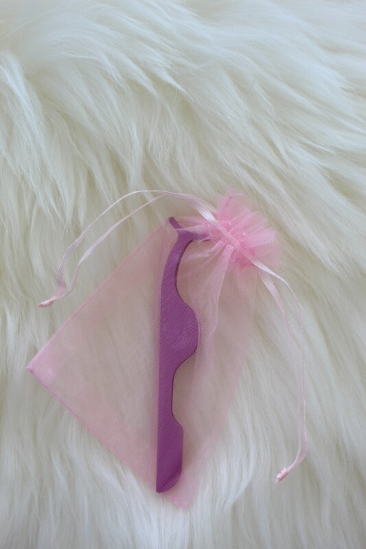 Eyelash applicator