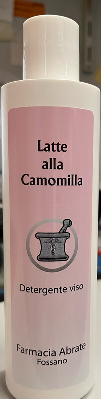 Latte detergente alla camomilla