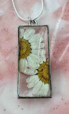Oblong Daisy Flower Pendant