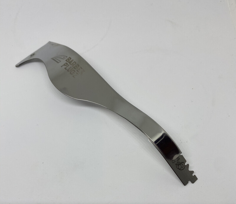 BarberPlugz Dominican Style Curved Razor (SILVER)