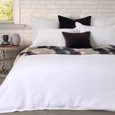 Suite White Queen Quilted Duvet Cover
