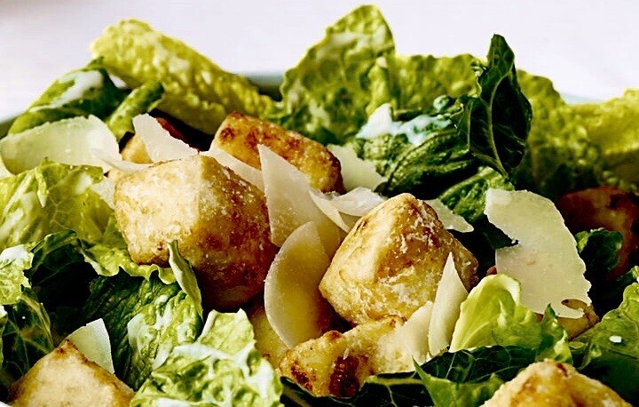 BUCKET SIDES / CESAR SALAD/ SERVES TWO//