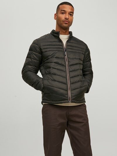 Jack&Jones Puffer 100gr ss24 Verde Jack&Jones Puffer 100gr ss24 Verde