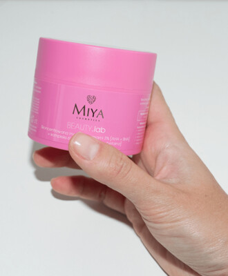 Concentrated mask with 3% acids [AHA + BHA] + 6% complex [canola oil + betaine]