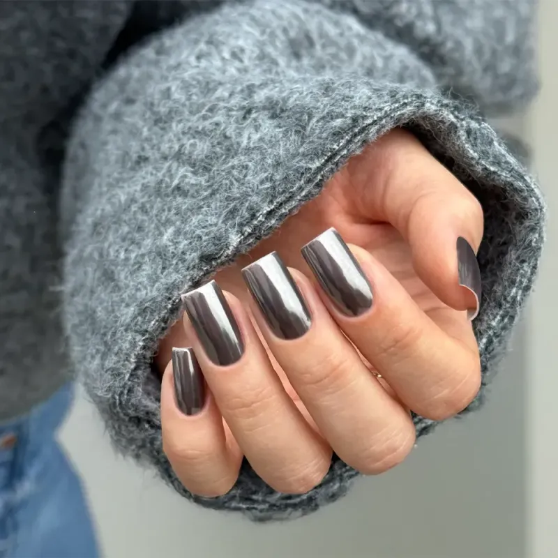 Julia Nessa Dark Chrome Powder