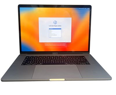 MacBook Pro 15&quot; 2017 Space Grau, i7, 512 GB SSD &amp; 16 GB