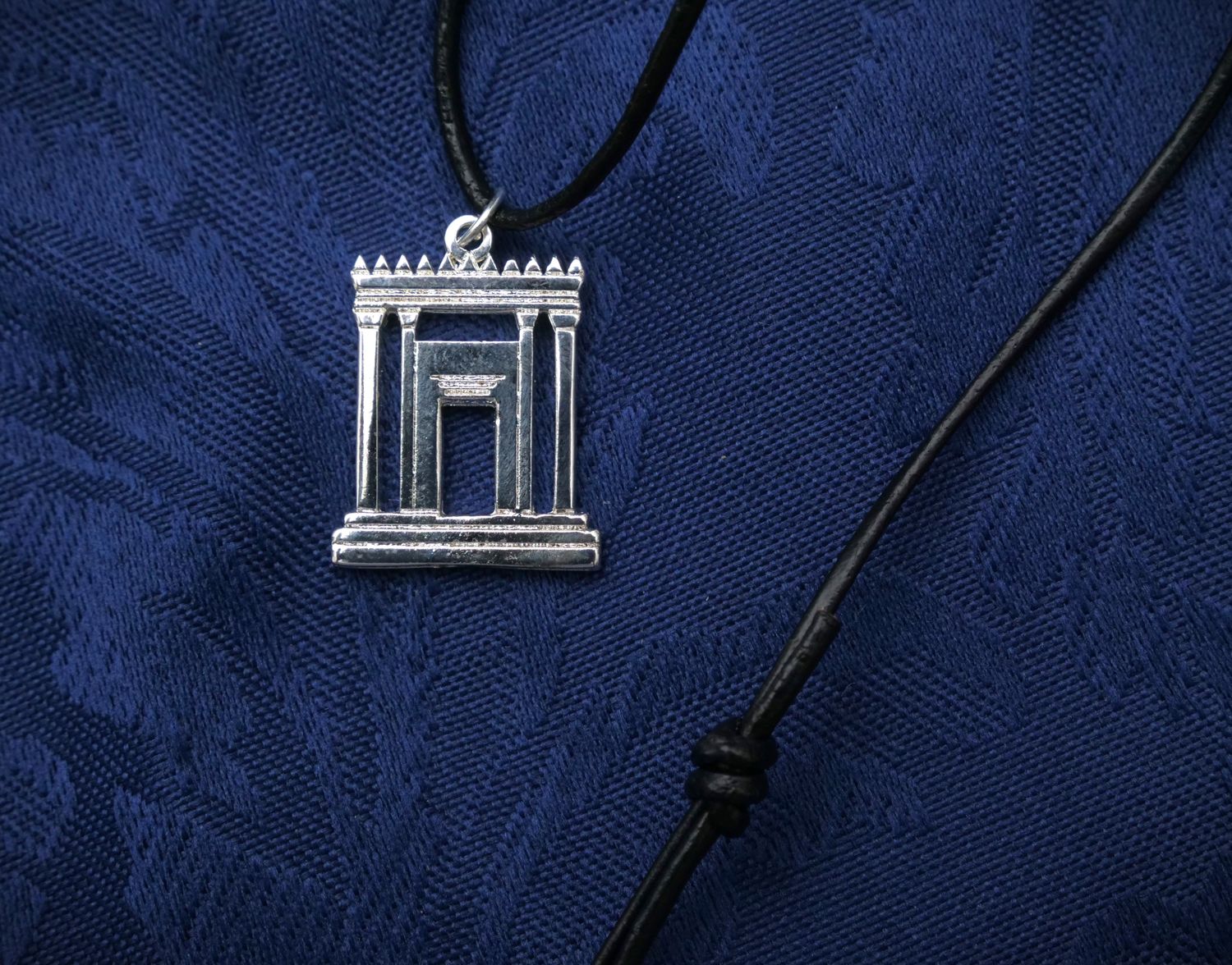 שרשראות גברים זיו המקדש