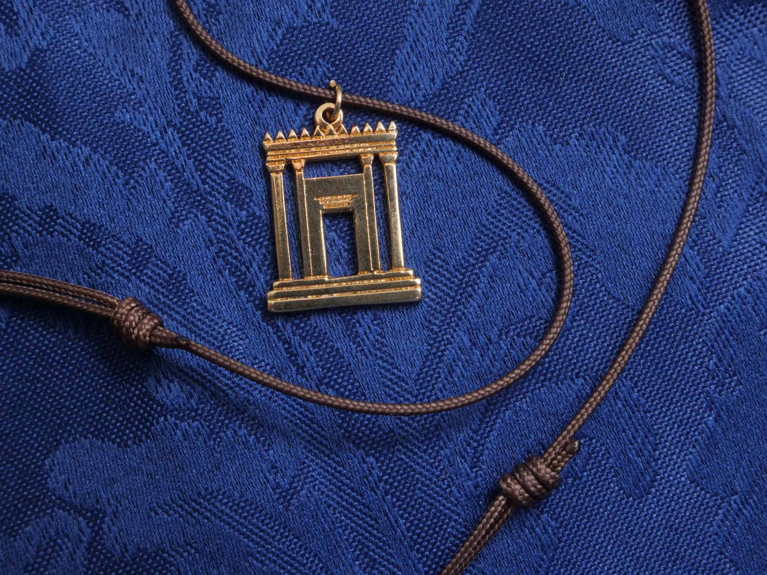 שרשראות גברים זיו המקדש