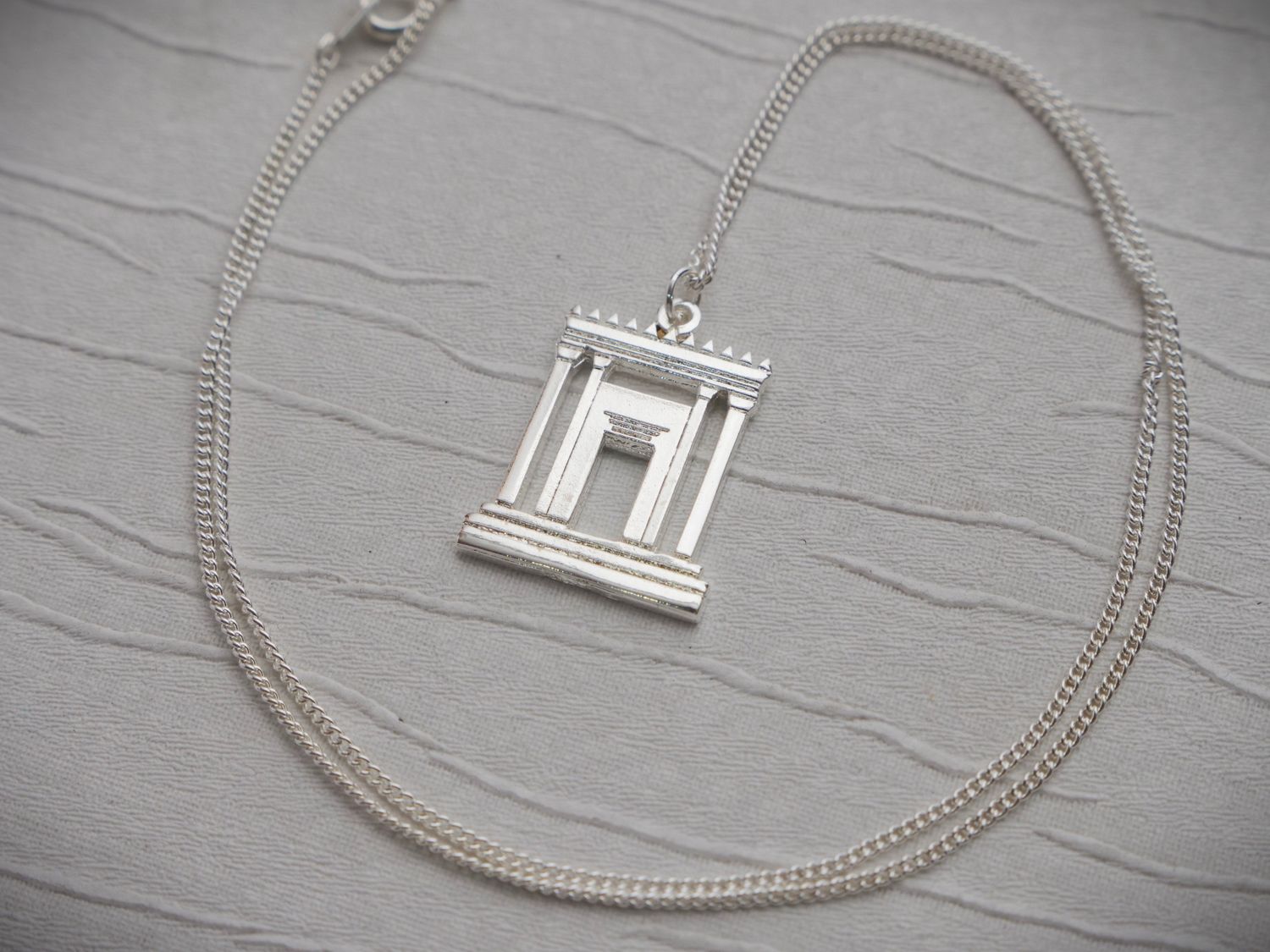 Ziv Hamikdash  - Temple Pentant &amp; Necklace (women)