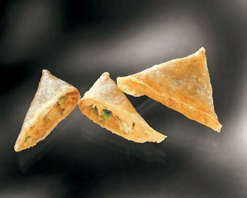 Samosa Teigtaschen mit Gemüse, Kartoffeln und Glasnudeln 16g Samosa Teigtaschen mit Gemüse, Kartoffeln und Glasnudeln 16g