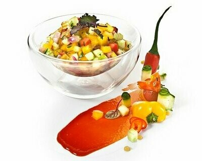 Yellow-Gazpacho-Salat mit gelber Paprika, Tomaten, Salatgurken und Zwiebeln, pikant abgeschmeckt 250g