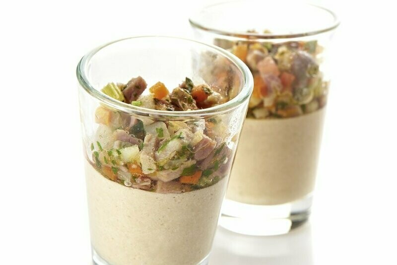 Mariniertes Kalbfleisch auf Thunfisch-Mousse 50g Mariniertes Kalbfleisch auf Thunfisch-Mousse 50g