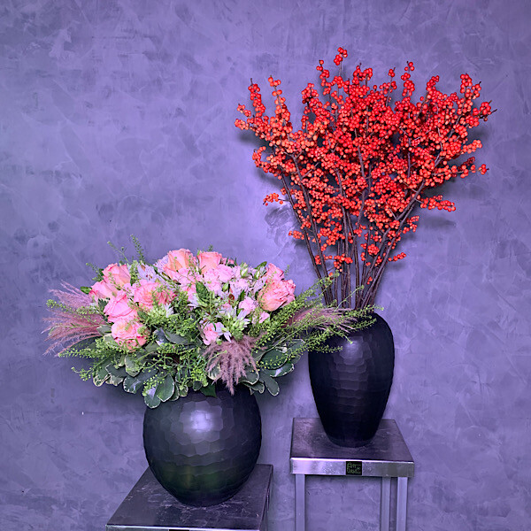 Ilex And Roses vase set