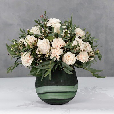 Classic exclusive  English bouquet of flowers