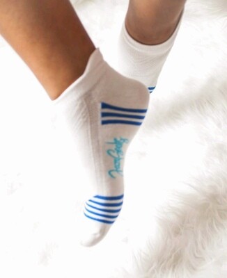 (Majestic)
White &amp; Royal Blue Striped Ankle Socks