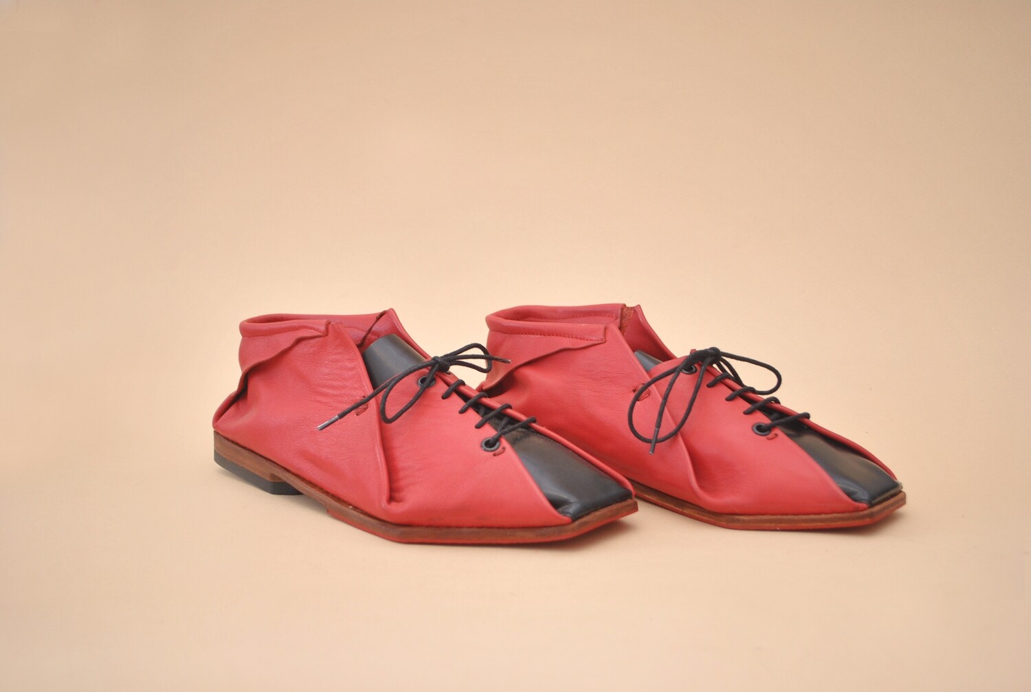 Mantta Shoes in red&black #39