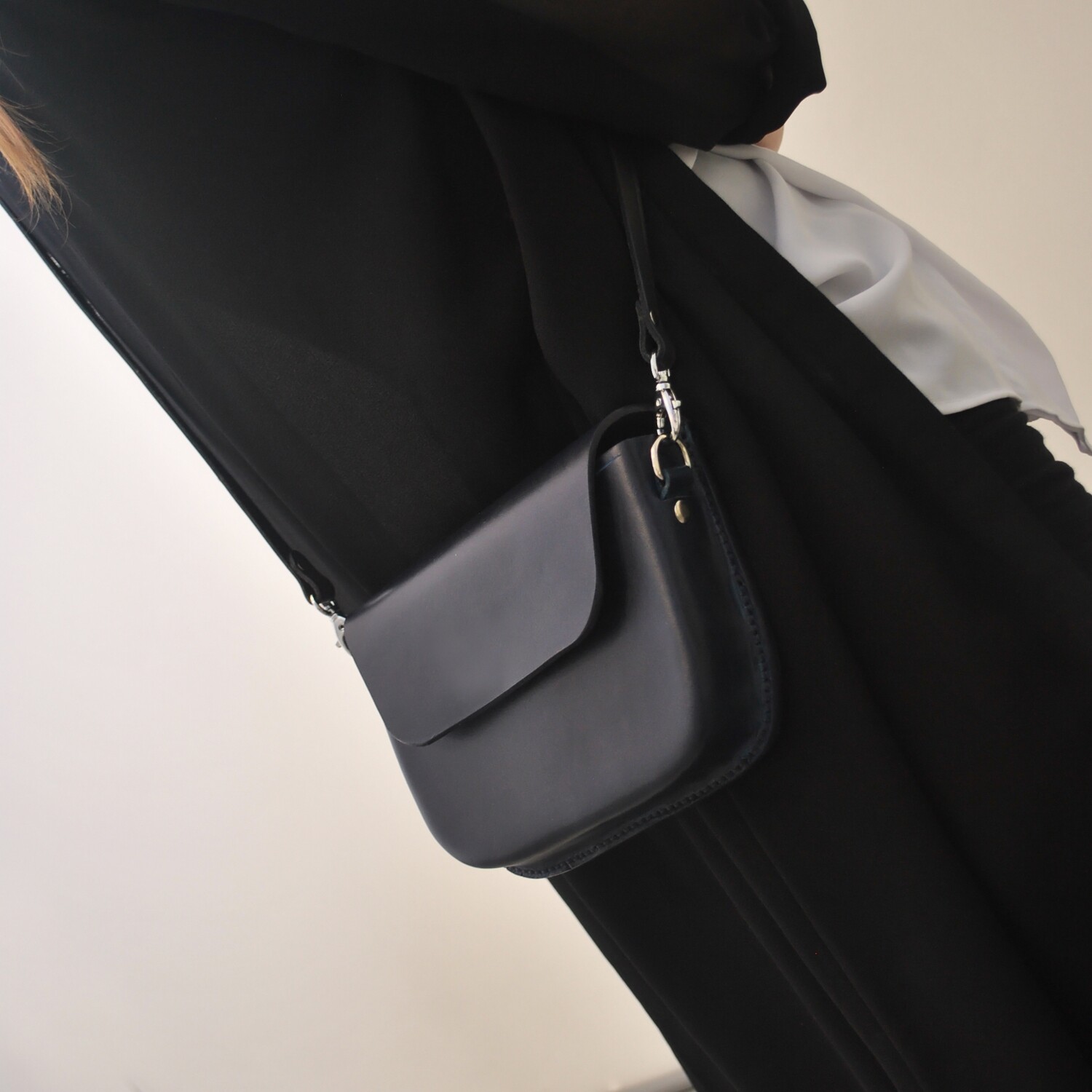 Chicago handbag night