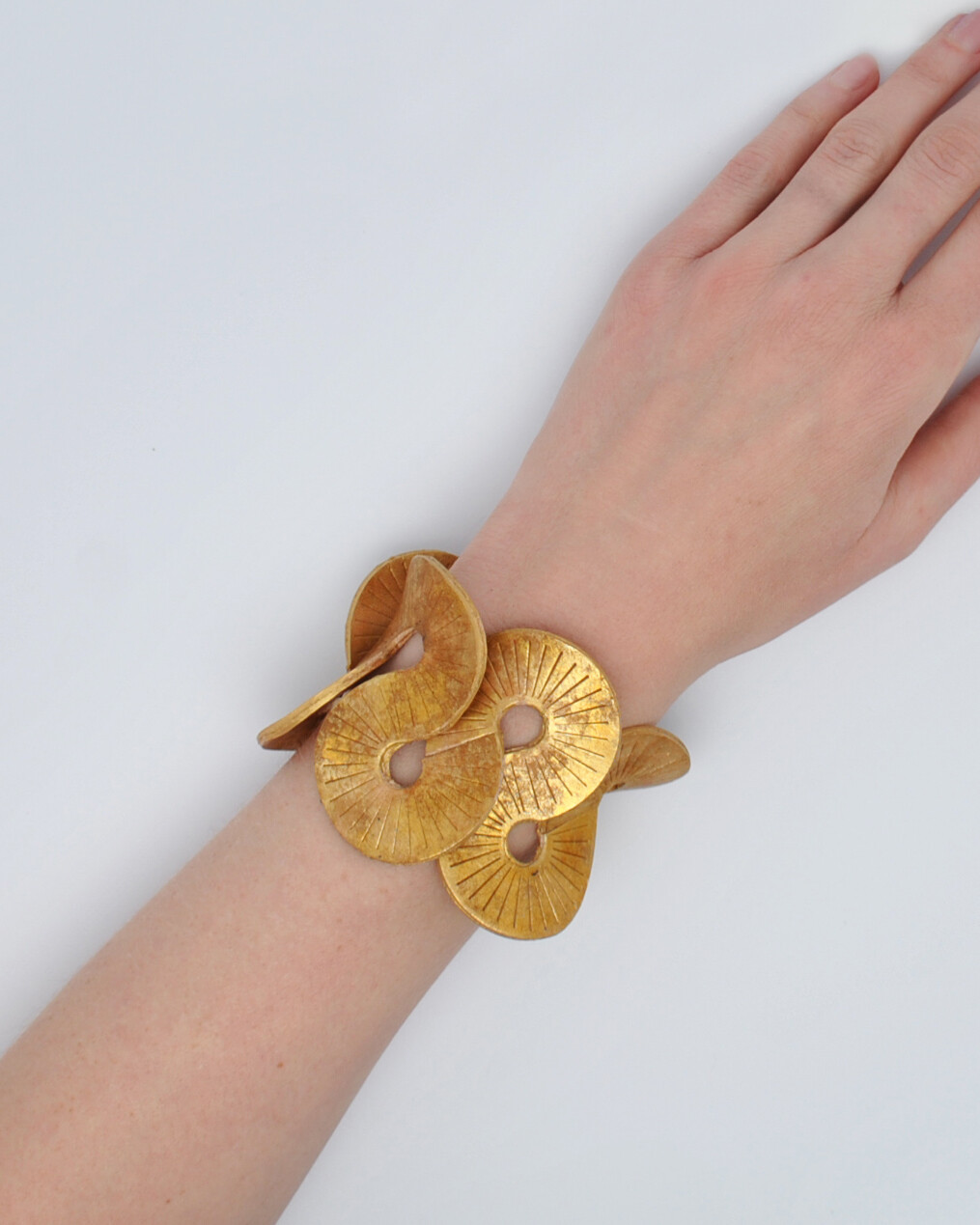 Lyra bracelet gold