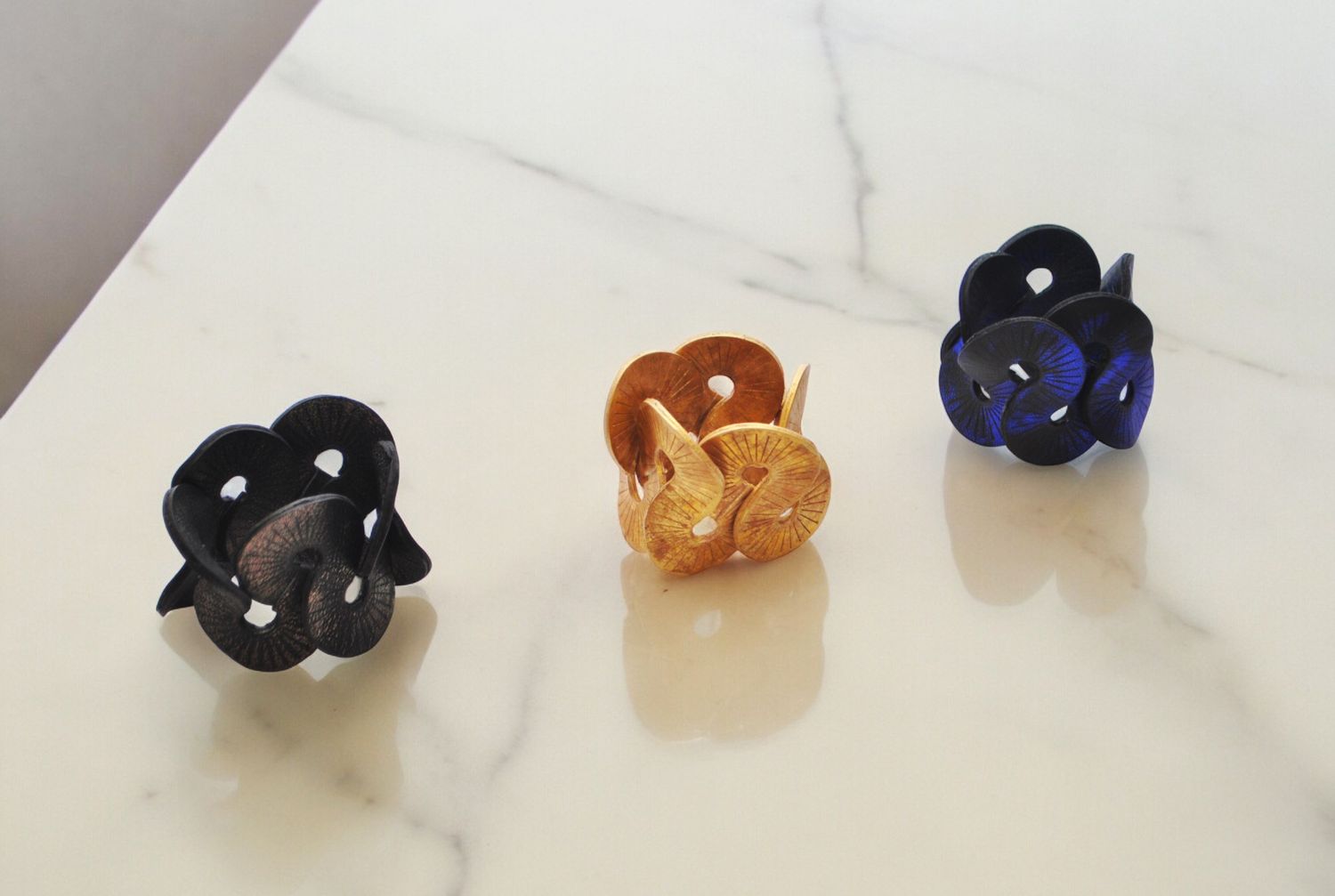 Lyra bracelet gold