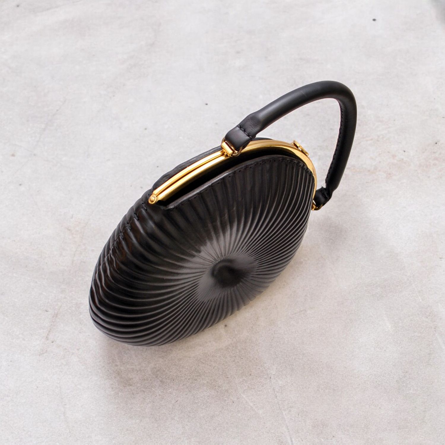 Solaris hand-bag