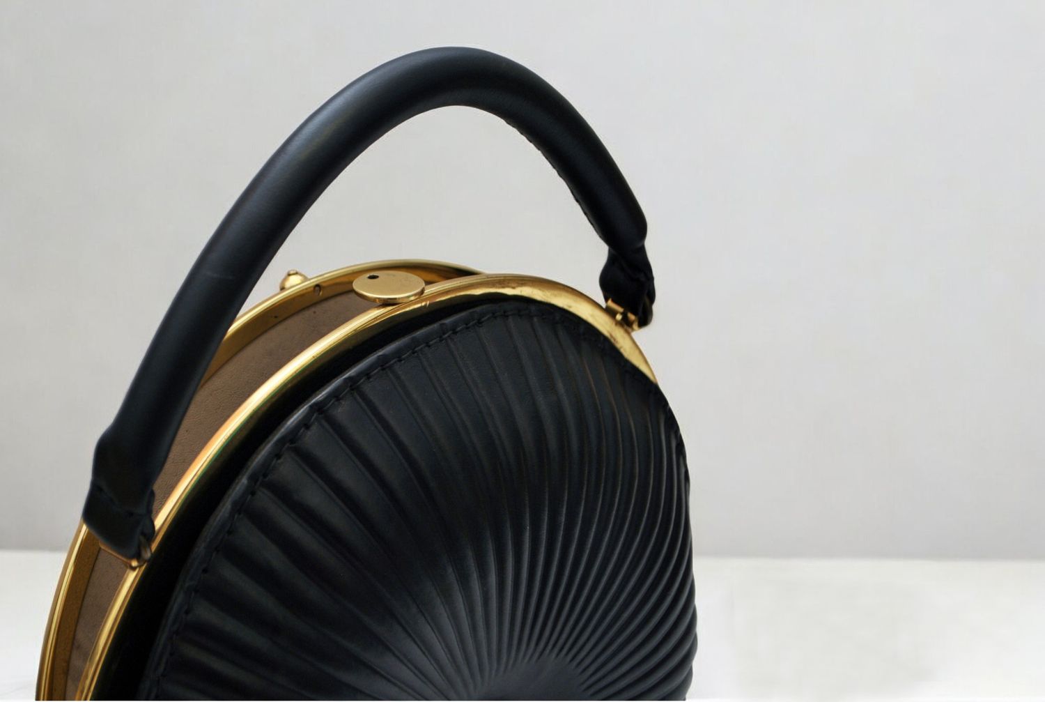 Solaris hand-bag