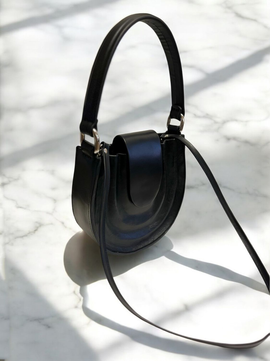 Aura bag black